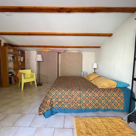 Studio Ideal Pour Des Moments D'Exceptions Cabrieres-d'Avignon Exterior photo